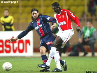 Duel Adebayor-Yepes