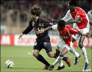 Juninho dangereux que sur coup-franc