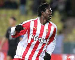 Emmanuel Adebayor dbloque la situation