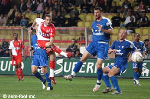 Premier but au Louis-II, signe Gigliotti sur cette frappe