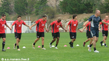 Les joueurs la main dans la main