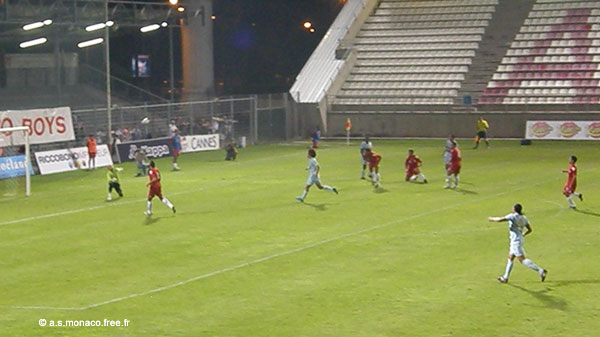 Encore Nenê qui lobe Gavanon...
