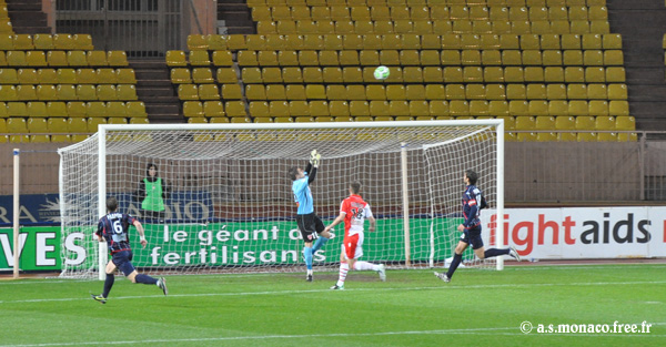 Merville capte un centre de Touré