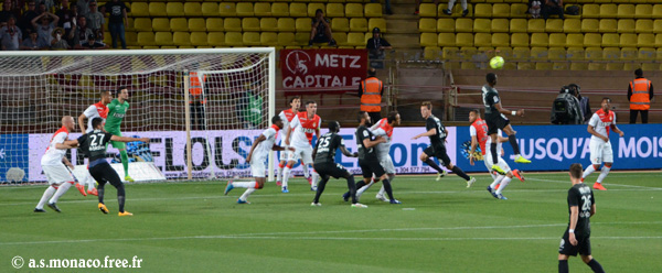 Corner d'Ikaunieks, Doukouré trop court...