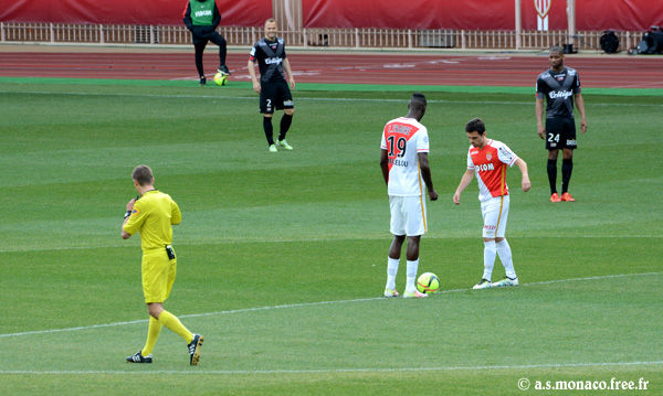 Monaco lance la partie