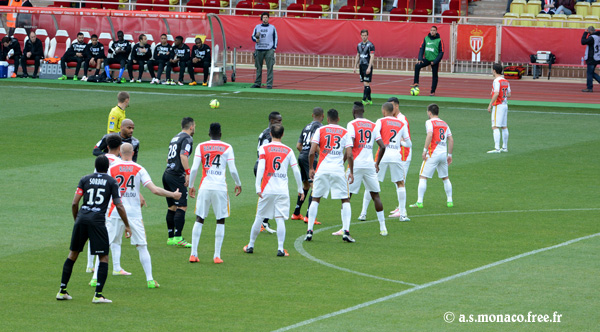 Premier coup-franc pour Guingamp, qui ne donnera rien