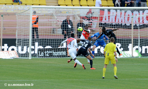 ...Traoré ne peut contrôler...