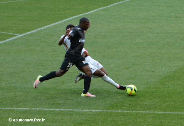 ...repris par le tacle de Wallace