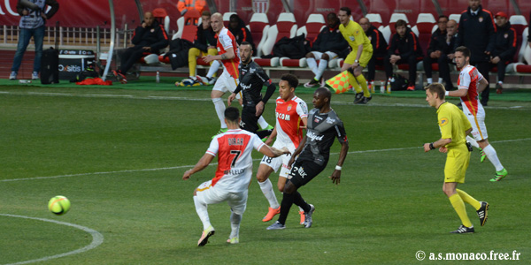 Sankharé fait tourner dans son camp