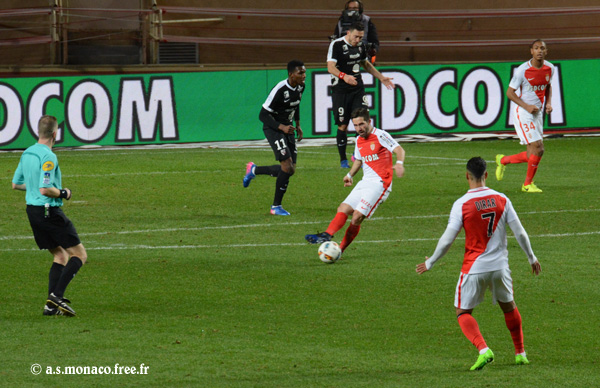 ...et Moutinho relance