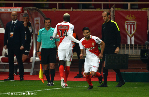 Sortie de Bakayoko pour l'entrée de Falcao