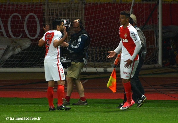 ...Falcao a beau protester, le but est annulé