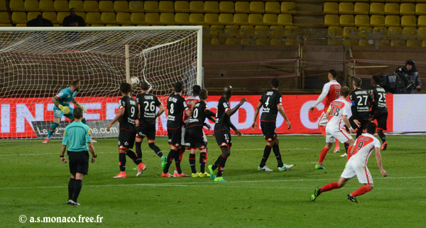 ...resté immobile
