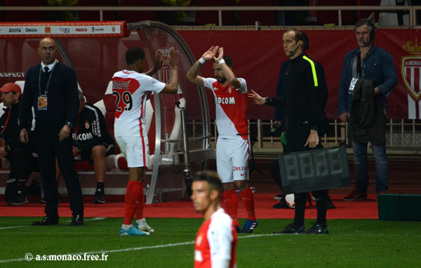 Moutinho remplace Mbappé