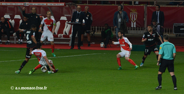 Tacle de Falcao...