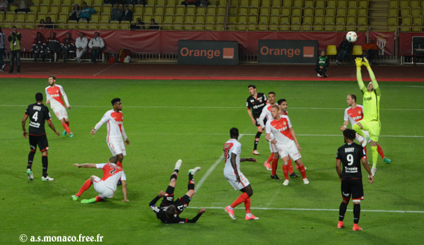 ...faute et Subasic avait capté