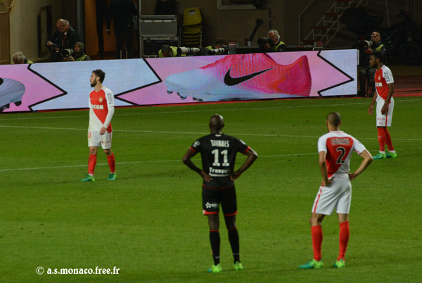 Coup-franc pour Lemar...