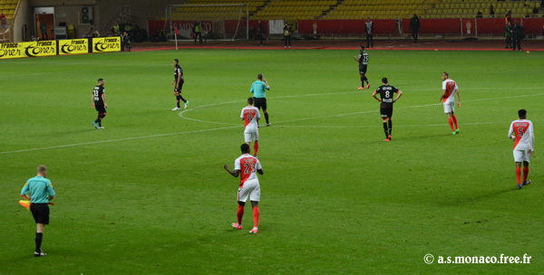 L'arbitre siffle la fin du match...