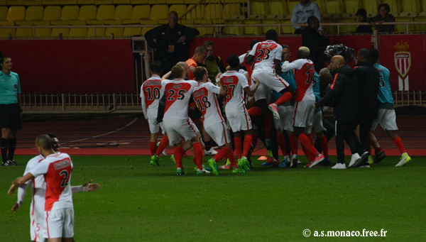 ...sur la pelouse ou sur le banc...
