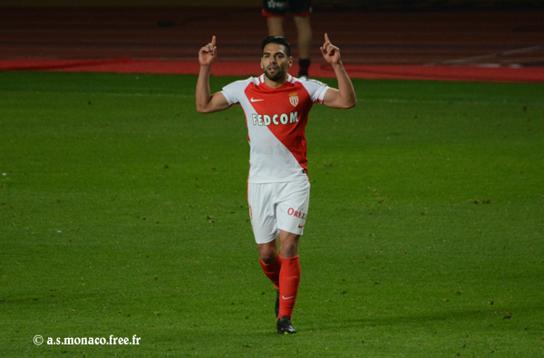 ...Falcao a sauvé l'ASM avec deux maîtres coups-francs
