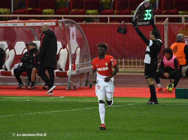 ...et est remplacé par N'Doram