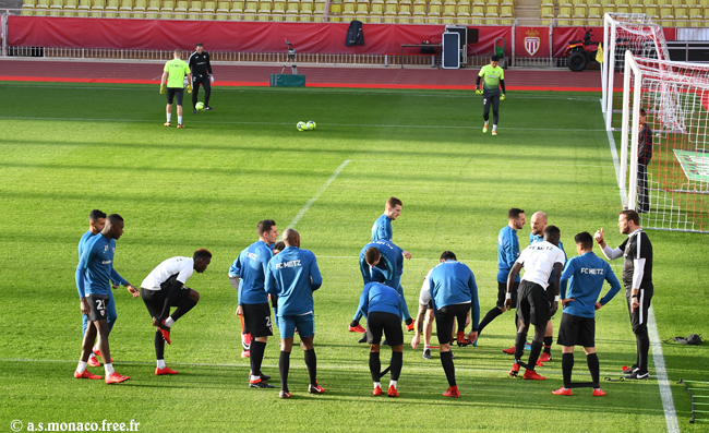 Le groupe messin à l'échauffement