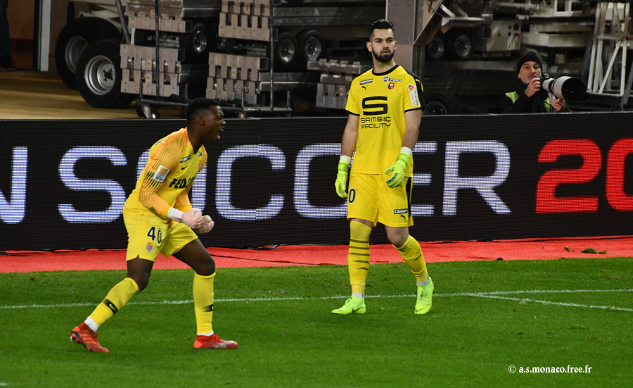 ...Koubek regarde qui est le suivant