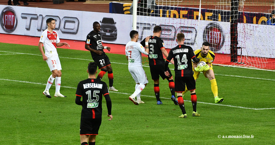 ...Koubek prend le ballon
