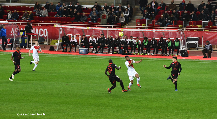 Long ballon sur Sylla...