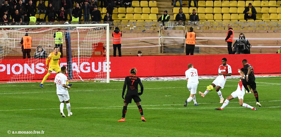 ...contré par Glik