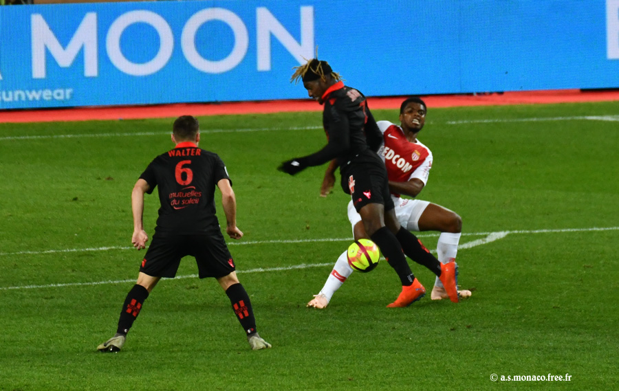 ...et bute sur Jemerson