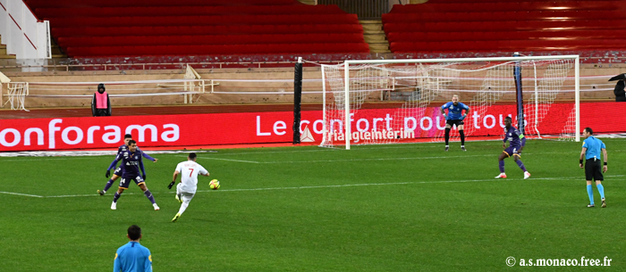 Coup-franc de Lopes...