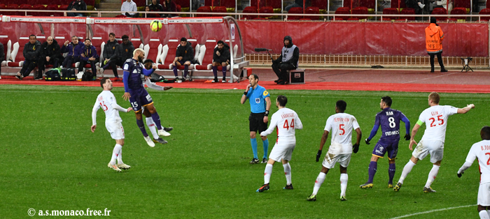 ...l'arbitre siffle la fin du match