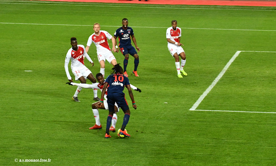 Traoré passe Ballo-Touré...