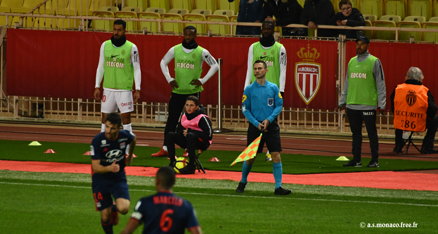 Chadli, Sylla et Aholou à l'échauffement