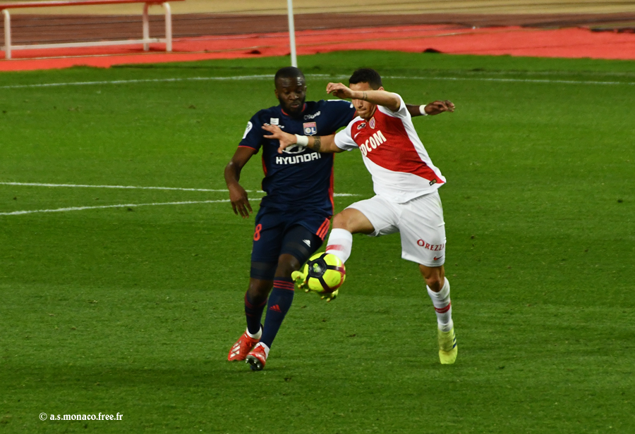 ...qui part en contre malgré Ndombélé