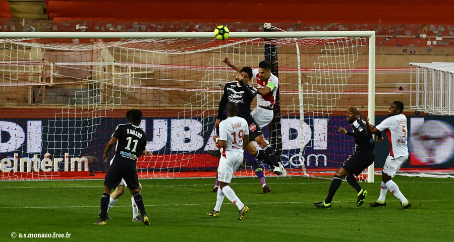 ...pour le duel Pablo - Falcao...