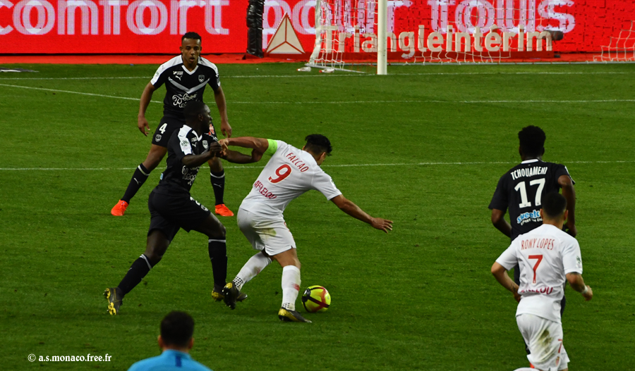 Falcao ne passe pas...