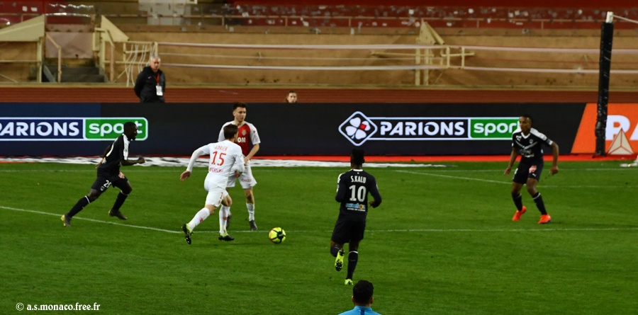 Silva s'approche du but sans être attaqué...